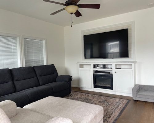 #117N Livingroom with Fire place