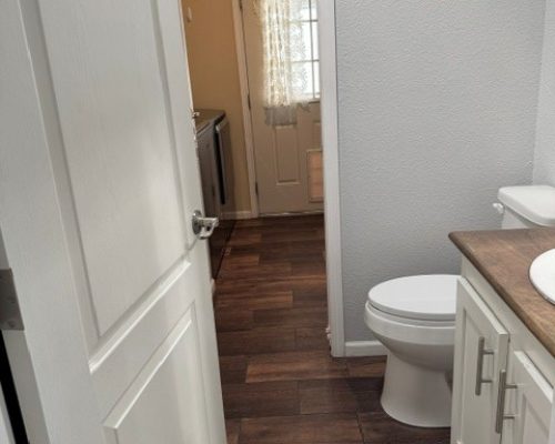 #128N Guest Bath