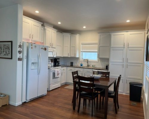#168N Kitchen with Plenty of Cabinets& Diningroom