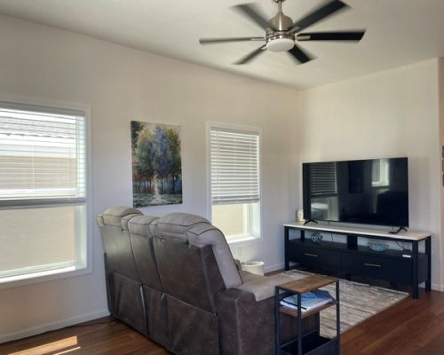 #168N Large Livingroom