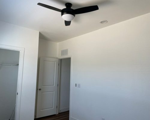 #6N Bedroom with Fan