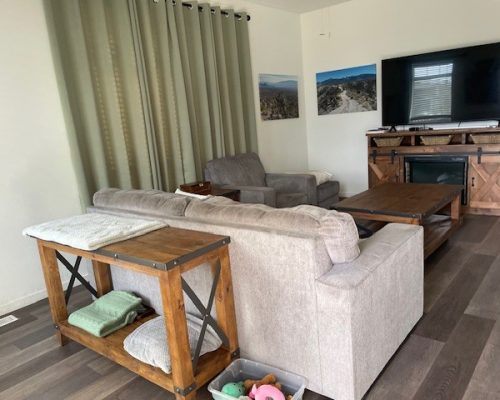 #77N Livingroom